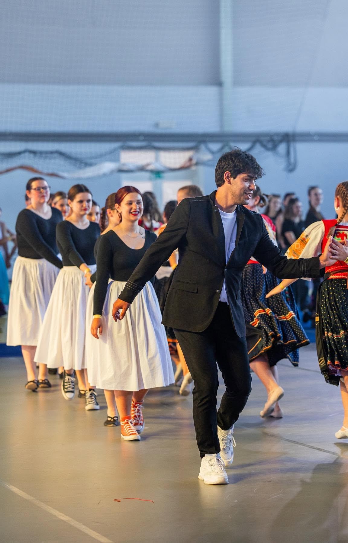 Kábrt Company – Dance Art Production